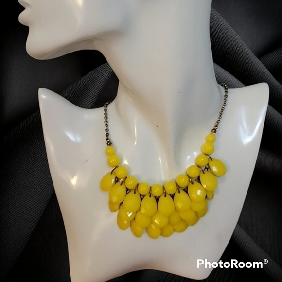 3/$30 Acrylic Yellow Teardrop Beaded Chainmaille Cascade Bib Necklace - Picture 1 of 7